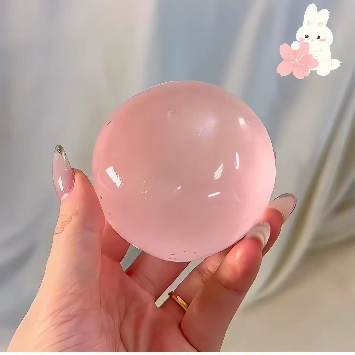 Stress-relieving DIY ball, made of blue maltose, translucent and malleable, soft and absorbent, a finger-squeezing toy for office workers.