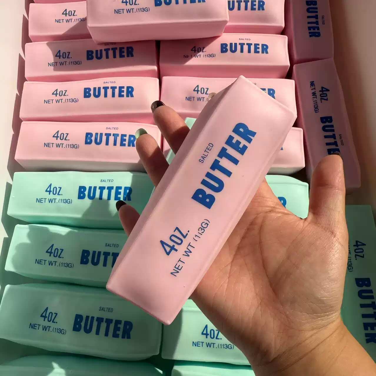 Building block style cheese sticks and butter sticks that don't bounce back, make a squeaking sound, and are easy to squeeze – a muscle-relaxing and stress-relieving toy for children (61 items).