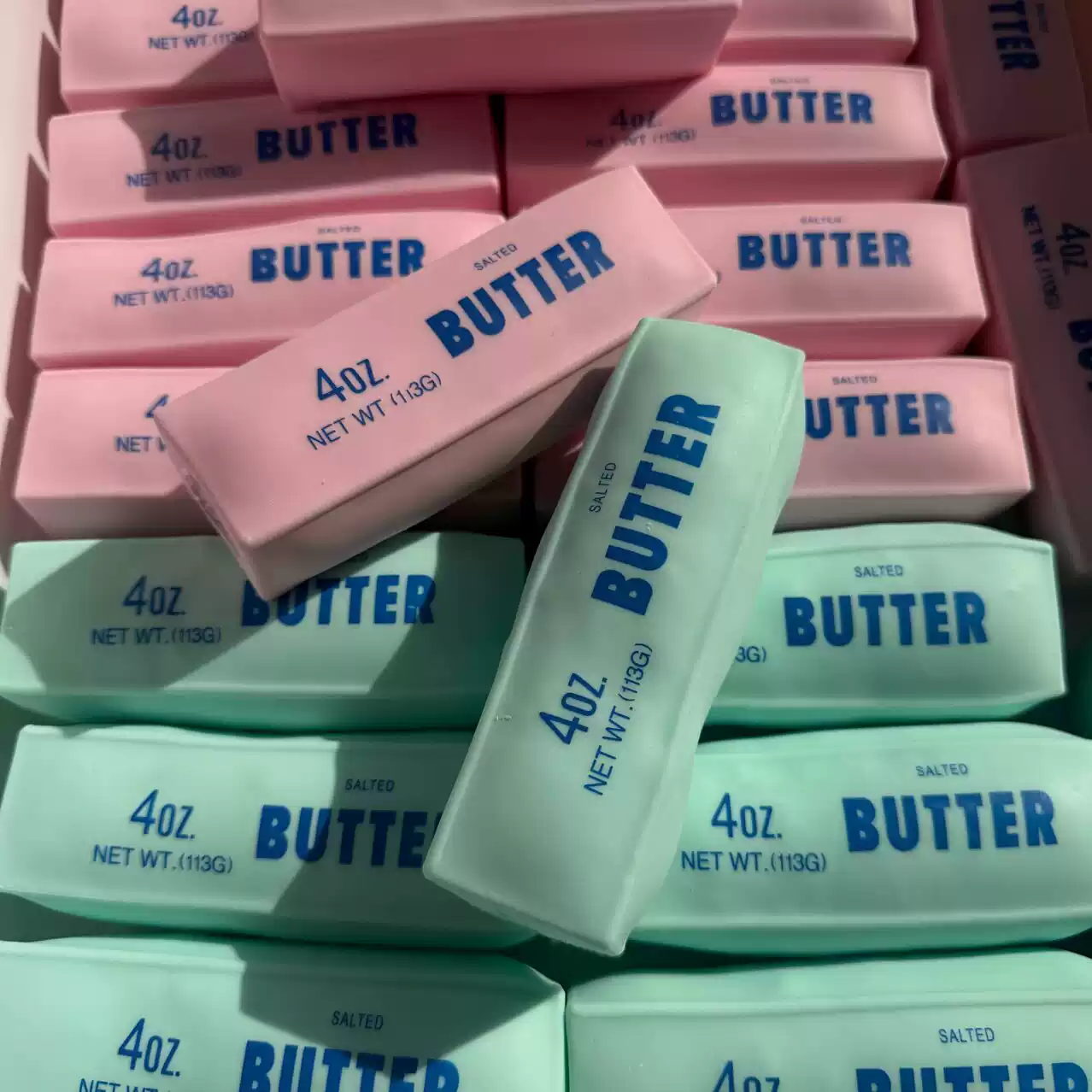 Building block style cheese sticks and butter sticks that don't bounce back, make a squeaking sound, and are easy to squeeze – a muscle-relaxing and stress-relieving toy for children (61 items).