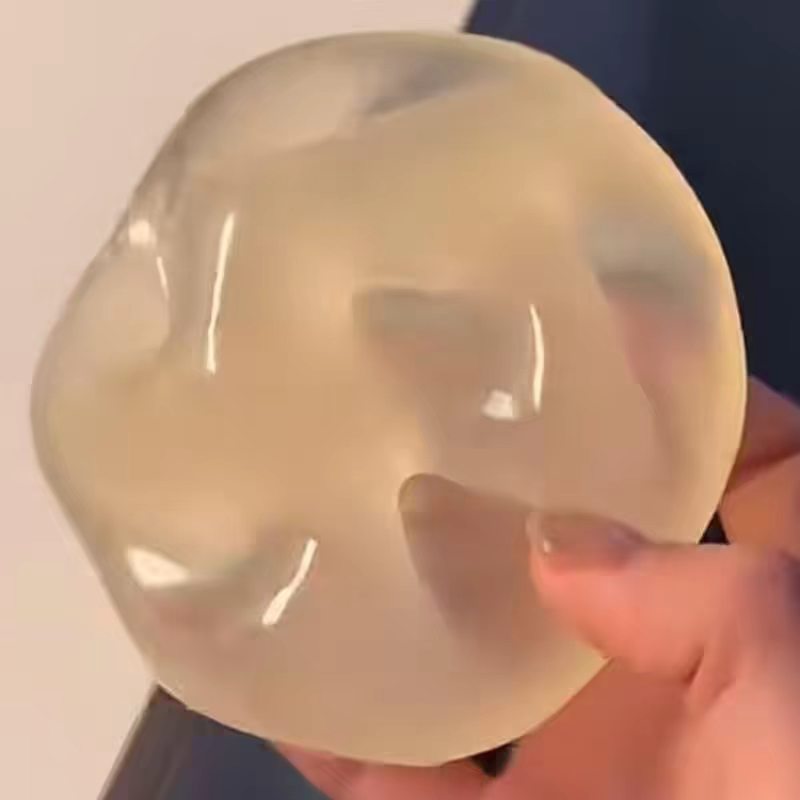 Stress-relieving DIY ball, made of blue maltose, translucent and malleable, soft and absorbent, a finger-squeezing toy for office workers.